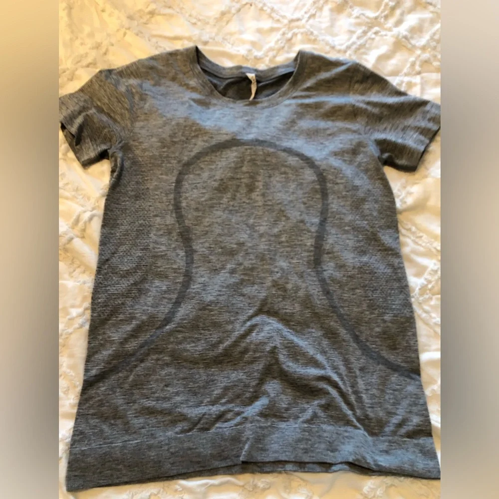 Lululemon Grey Swiftly, Size 6 - Picture 1 of 4